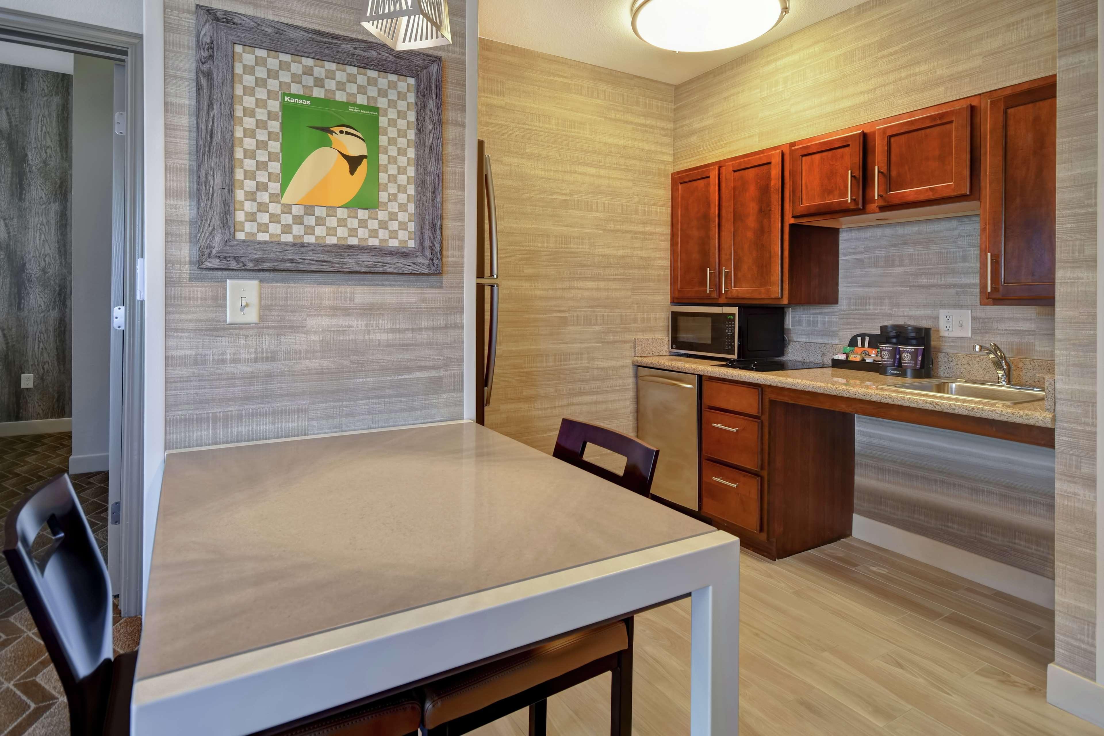 Homewood Suites By Hilton At The Waterfront Wichita Exterior foto