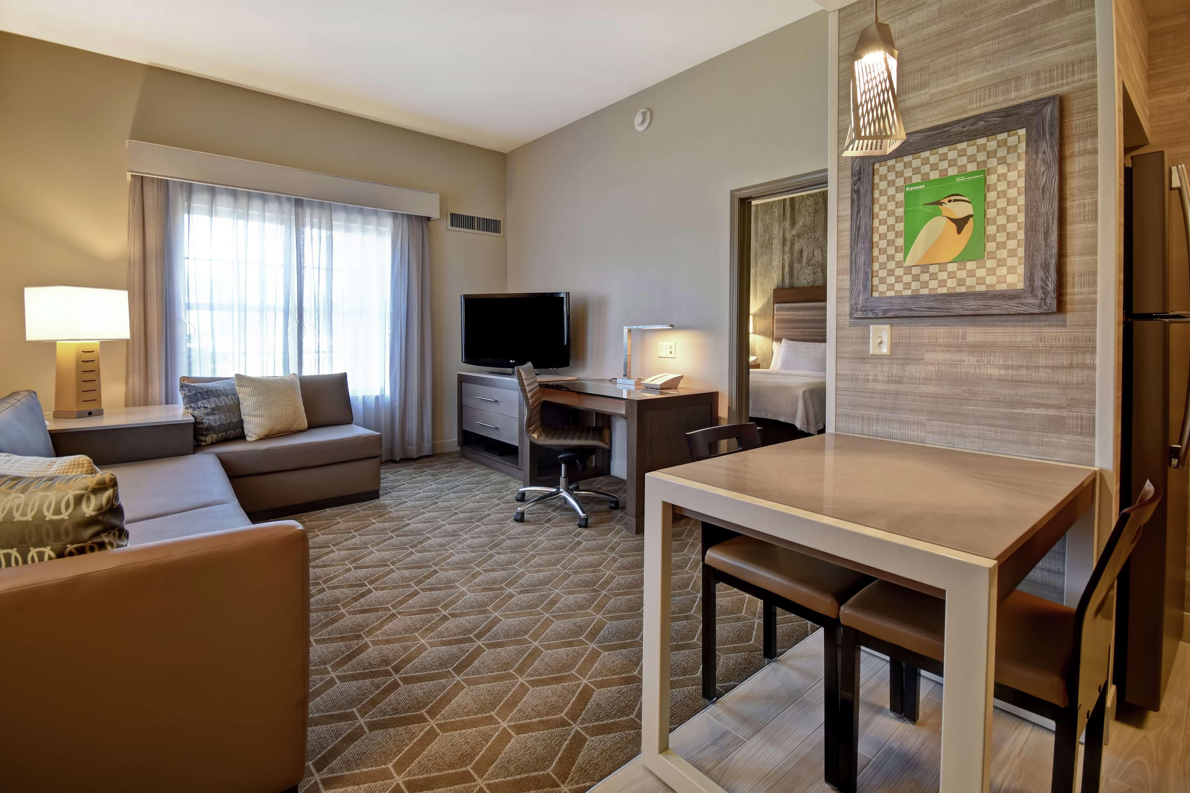 Homewood Suites By Hilton At The Waterfront Wichita Exterior foto
