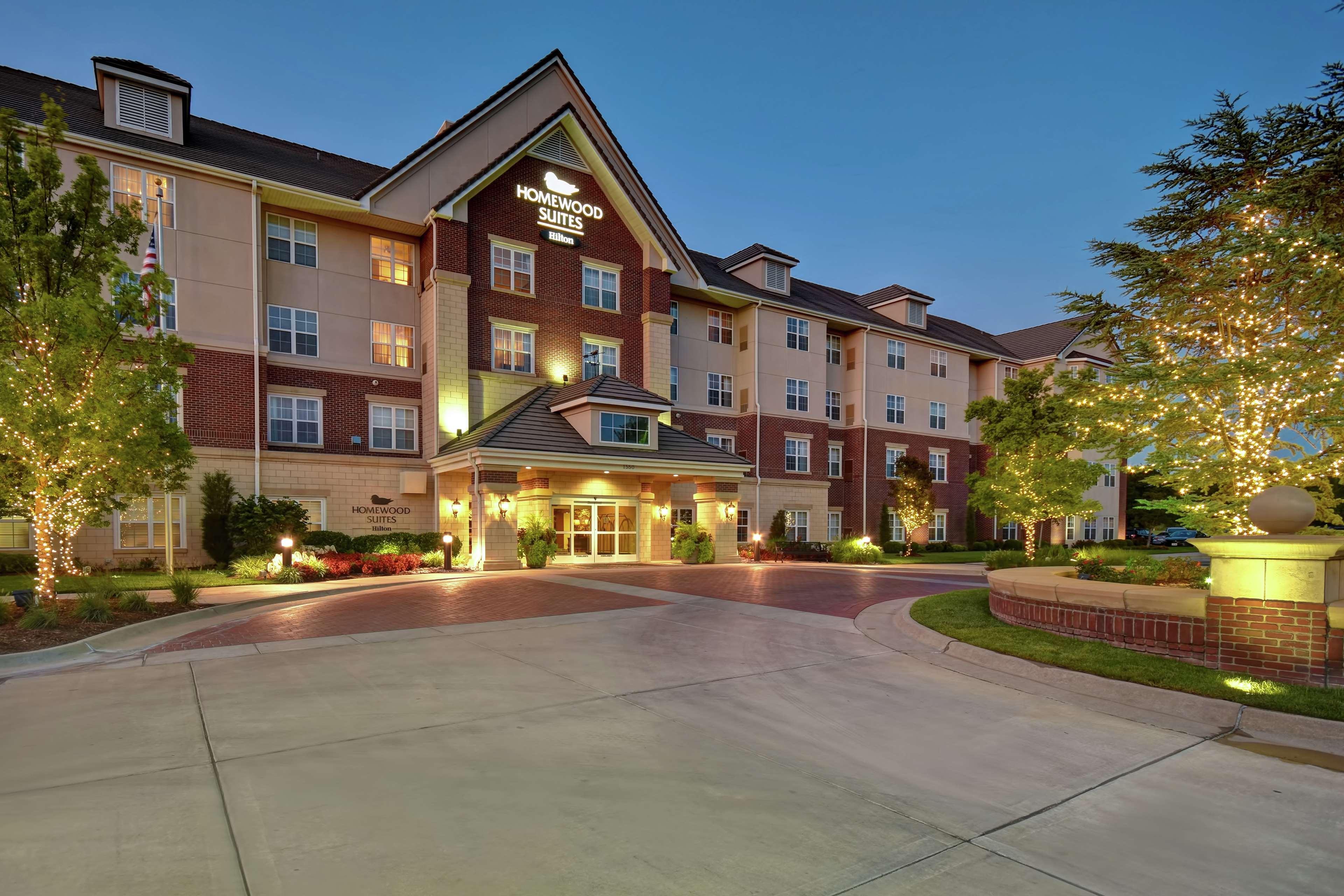 Homewood Suites By Hilton At The Waterfront Wichita Exterior foto