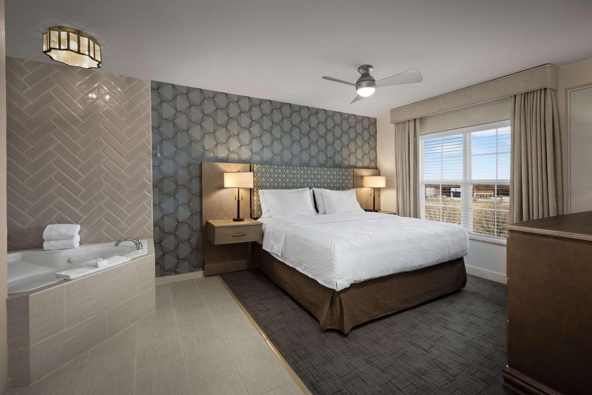 Homewood Suites By Hilton At The Waterfront Wichita Exterior foto